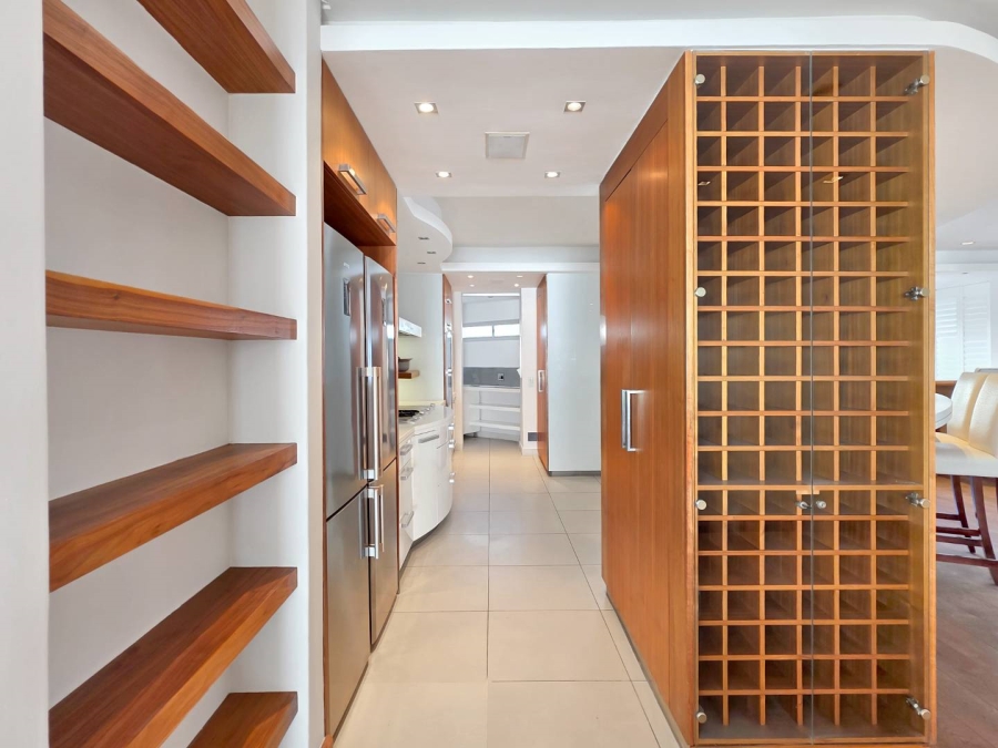 2 Bedroom Property for Sale in Sea Point Western Cape